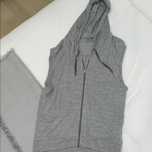 Athleta jacket w zipper and big pockets